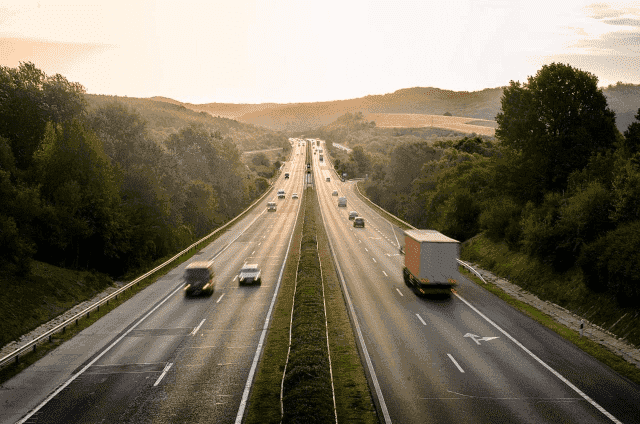 Pawelec Roman i Tomasz  Przewozy autokarowe, biuro turystyczne, wynajem autokarów, wycieczki, mechanik samochodowy, lakiernia, wulkanizator — zdjęcie 2